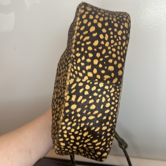 NWT Madewell The Large Transport Camera Bag: Dotted Genuine Calf Hair Edition - Picture 4 of 9